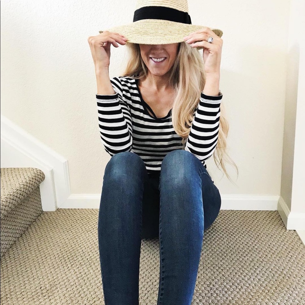 Quarter Sleeve/HighLow Striped shirt